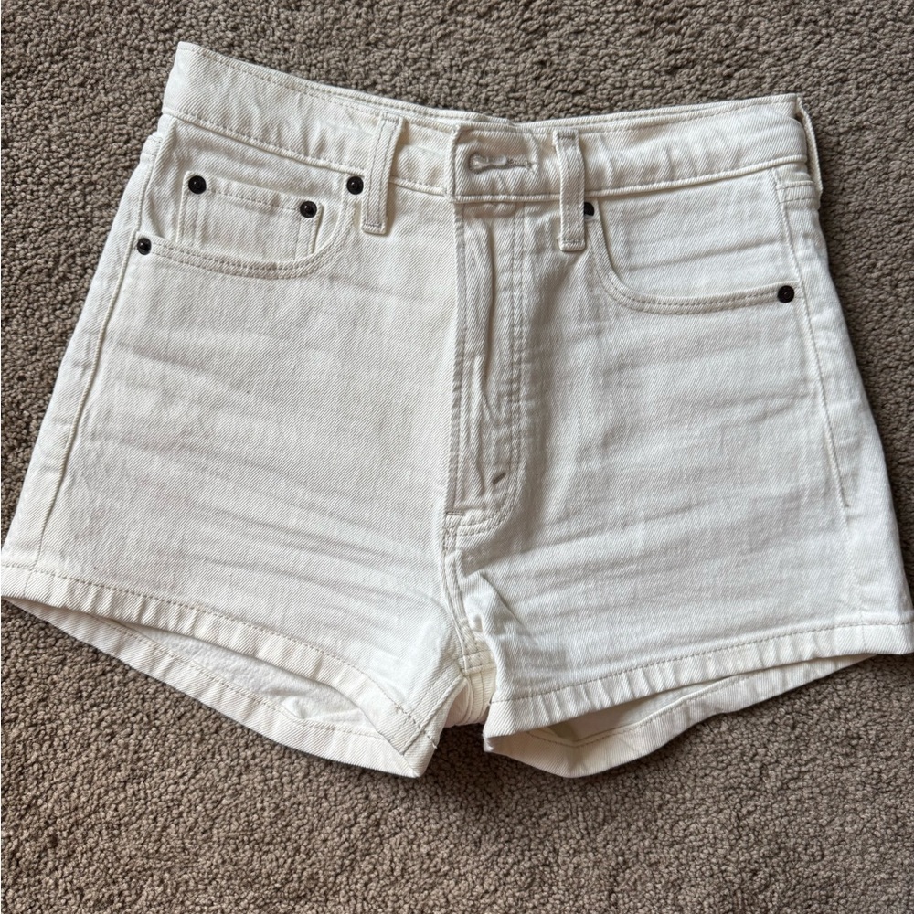 Abercrombie Women’s High Rise Mom Short